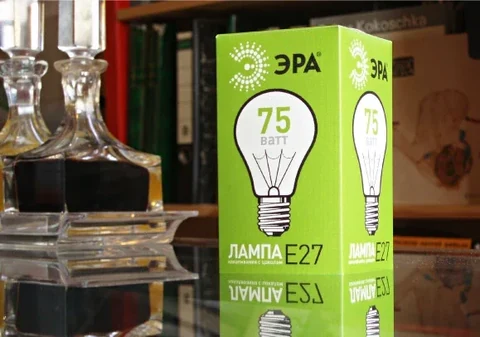 ERA 2008–2022 — Leuchtmittelkartons · Grüne Farbvariante · 75 W